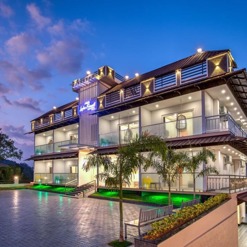 Golden Munnar Palace