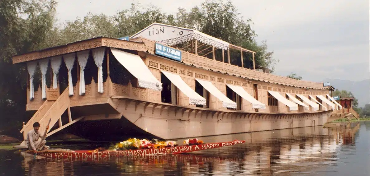 Wangnoo Heritage Houseboat